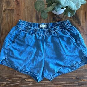Madewell blue linen blend shorts with pockets